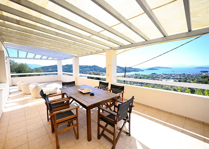 Theadora 斯基亚索斯镇