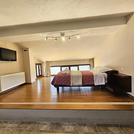 Theadora * Szkiáthosz